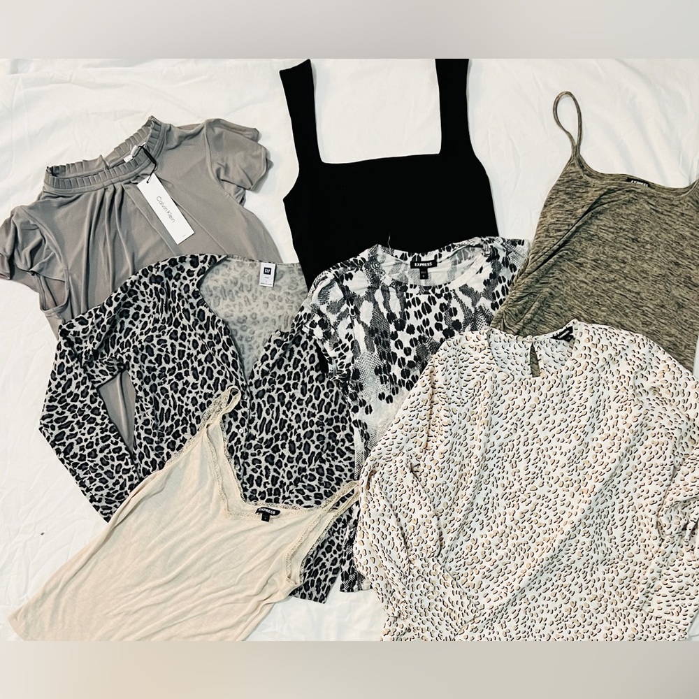 CLEAR OUT MY CLOSET SALE! 6 tops for 1 low price! LIMITED TIME TO BUY!